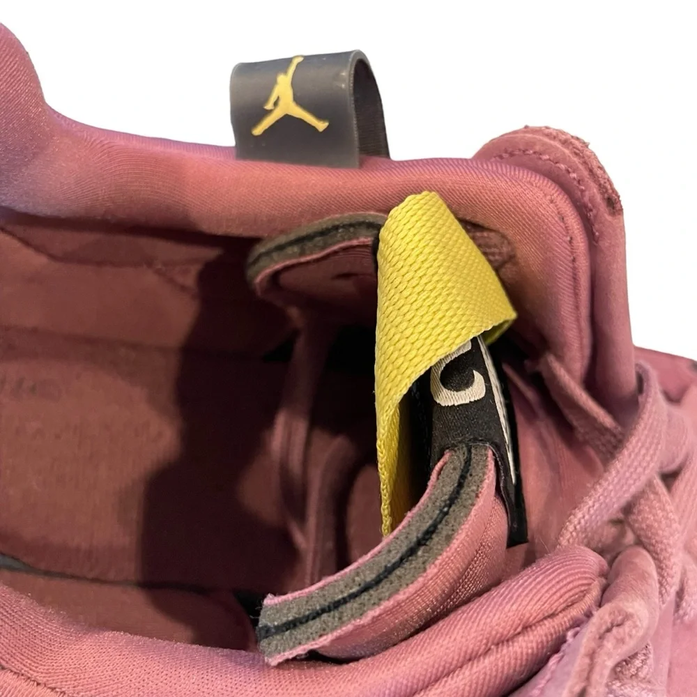 Woman’s Nike Air MA2 - Picture 14 of 16